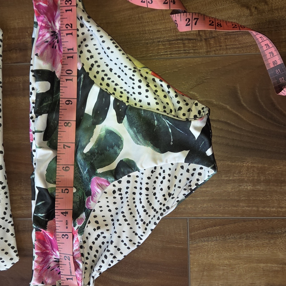 Kaikini Swim Set With Bikini Bottom, Top, And Rashguard, Size S - Picture 2 of 5